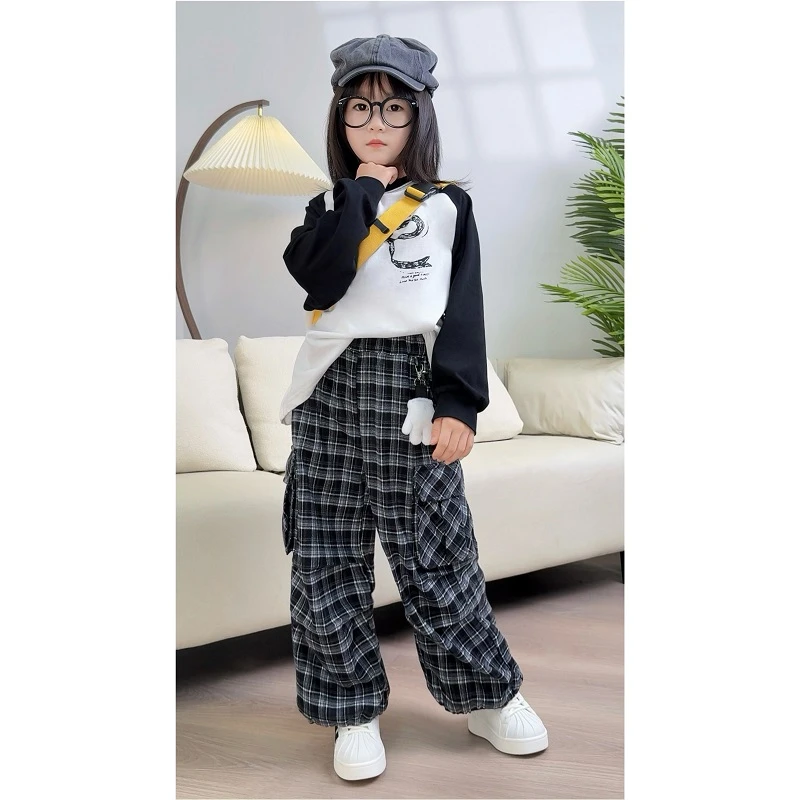 女童休闲格纹裤春秋装2025新款女宝卡通挂件休闲宽松阔腿长裤0865