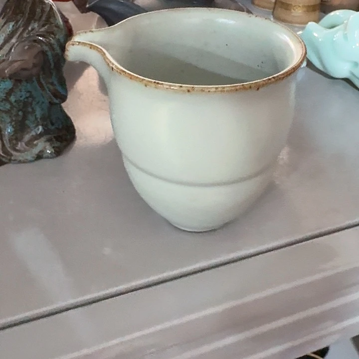 主人杯一个,瓷。。品茗瓷