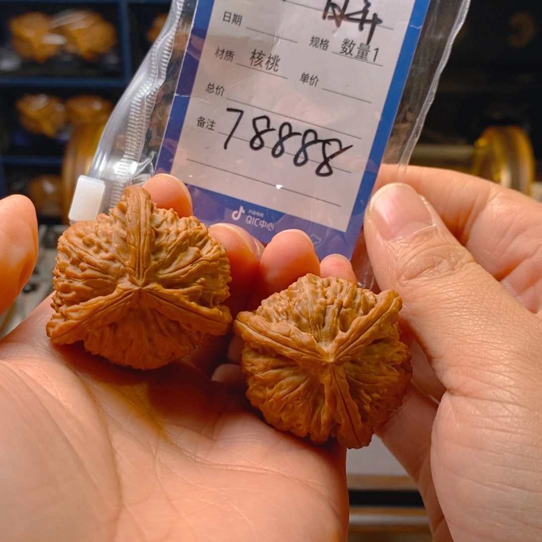 精品核桃把件41白奔
