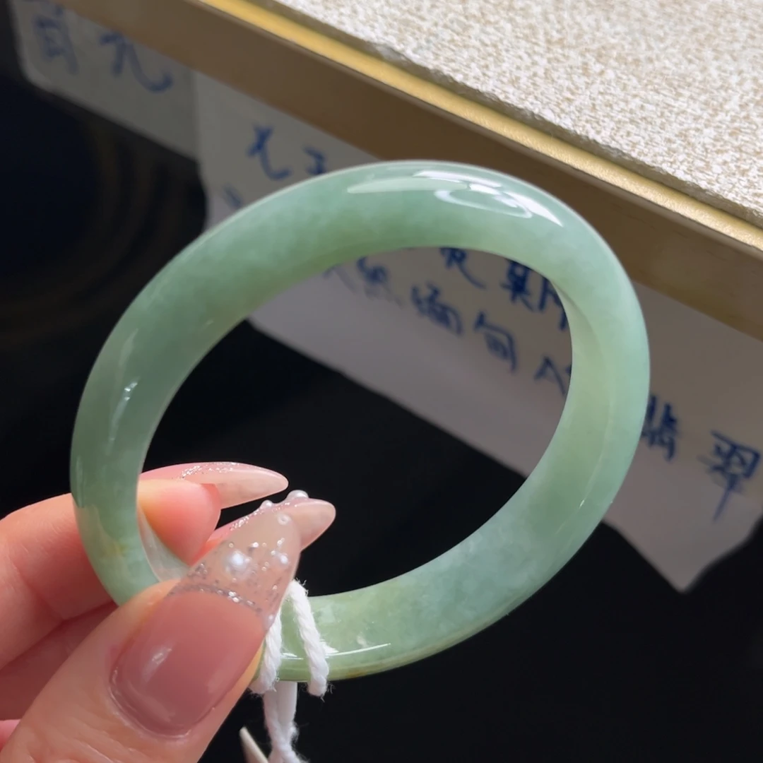 翡翠未镶嵌手镯手镯