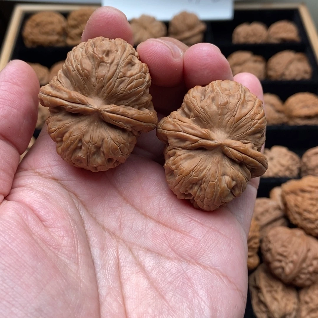 文玩核桃吊坠元宝