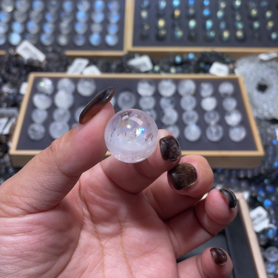 水晶颈饰未镶嵌濯***?彩虹白幽灵单珠直径18.6mm