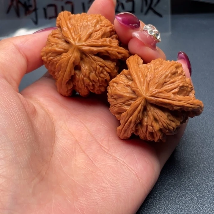 过***大吊坠文玩核桃白狮子