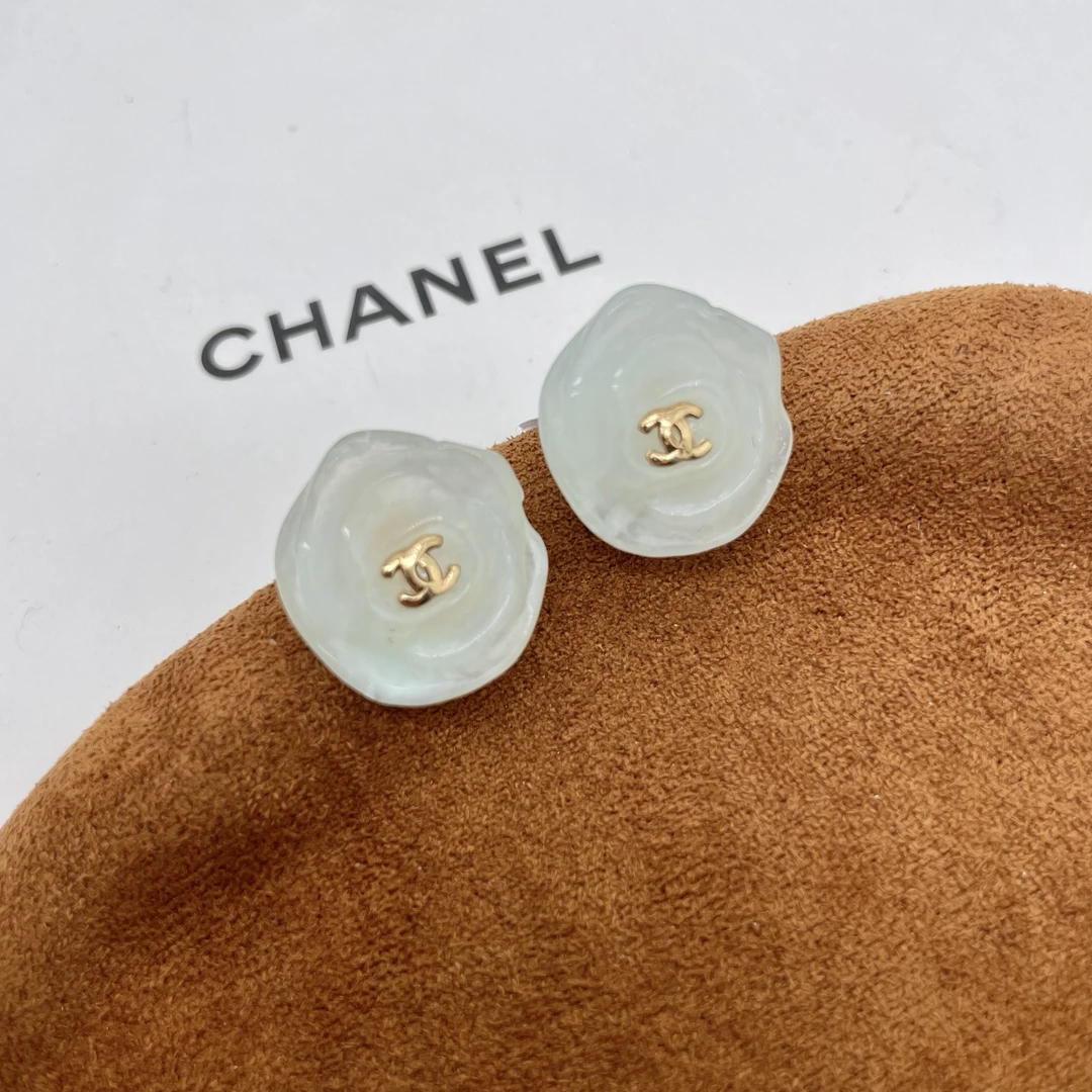 95新 Chanel/香奈儿 香奈儿青色山茶花耳夹/x06002