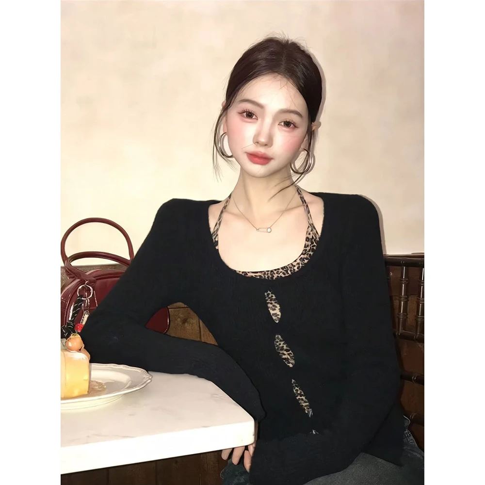 韩系辣妹设计感u领挂脖长袖t恤女秋季设计感小众显瘦修身打底上衣