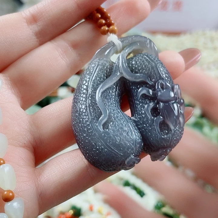 颈饰未镶嵌和田玉