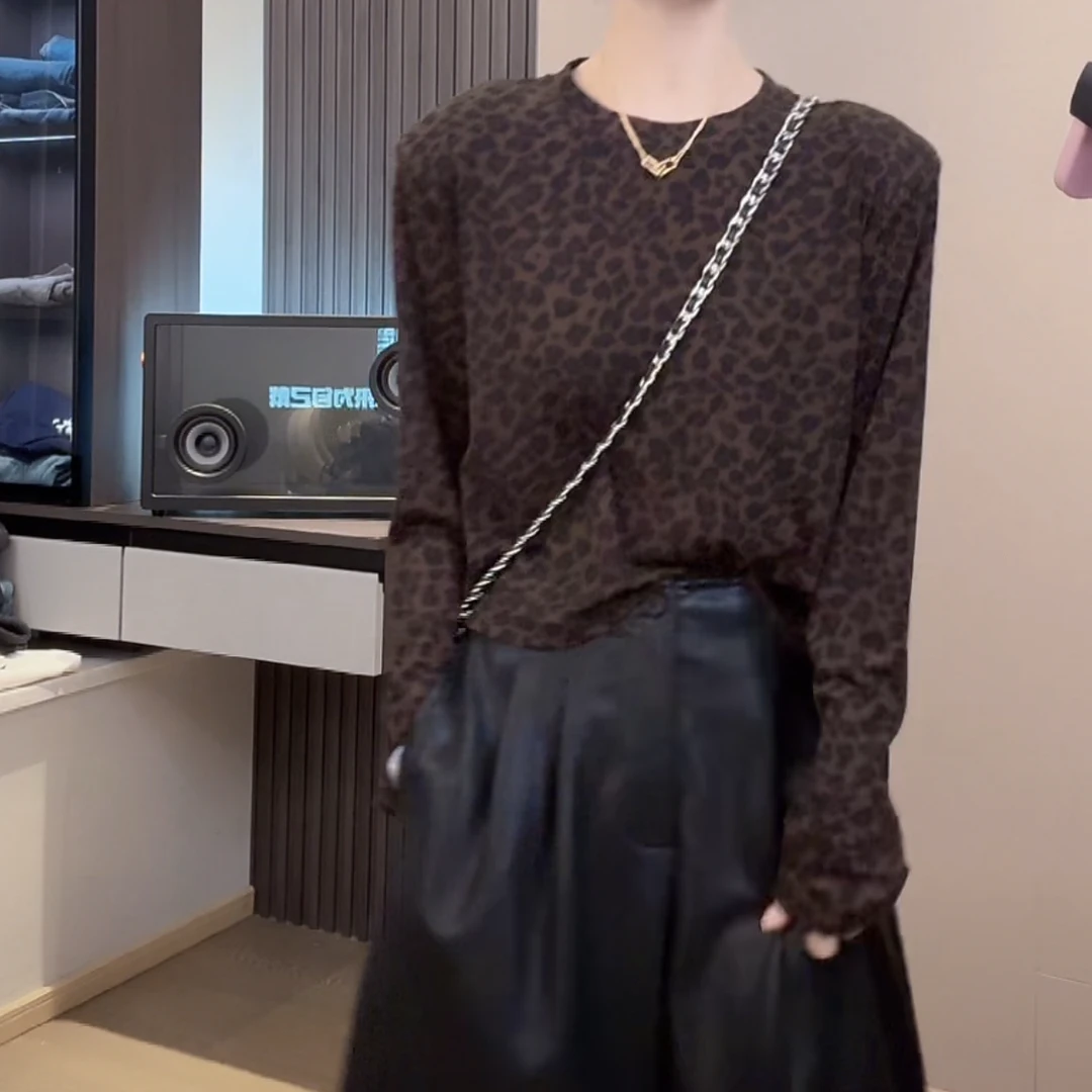 秋季新品豹纹圆领套头T恤女2025设计感时尚百搭打底衫上衣