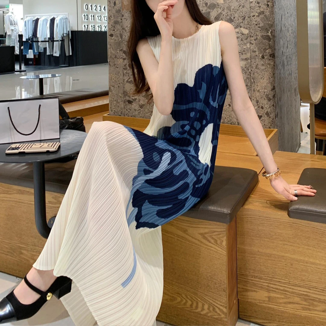 三宅蓝色裙子褶皱连衣裙夏季气质设计无袖圆领a字裙连衣裙女