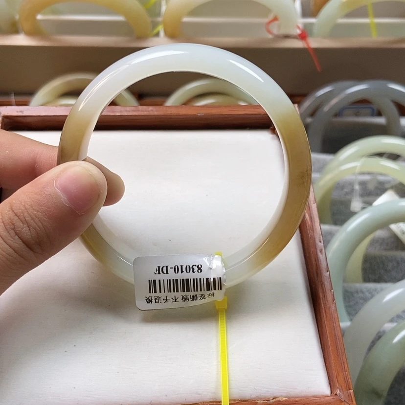 【闪购商品】和田玉手镯未镶嵌