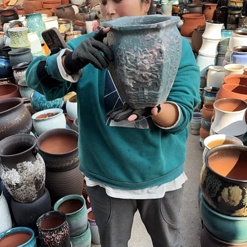 18口24高瑕疵一个。