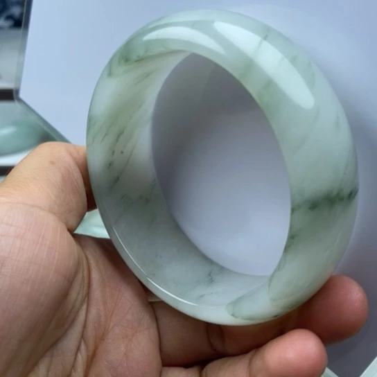 未镶嵌手镯石英质玉（金丝玉）