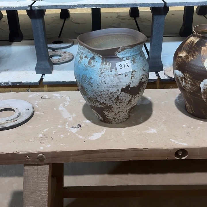 陶摆件高26，口18，有孔312