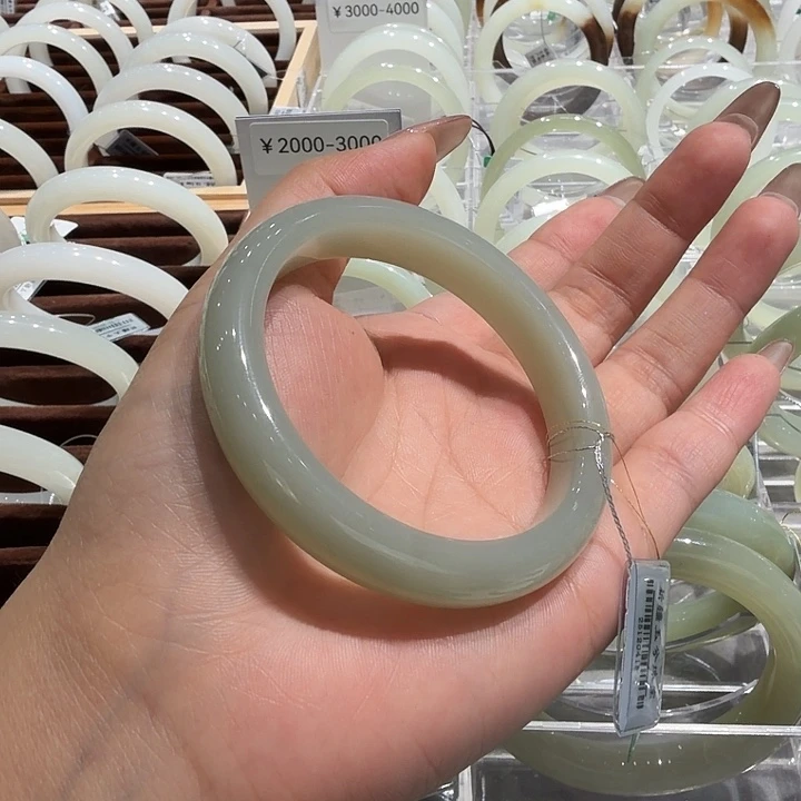 和田玉（糖玉）未镶嵌手镯