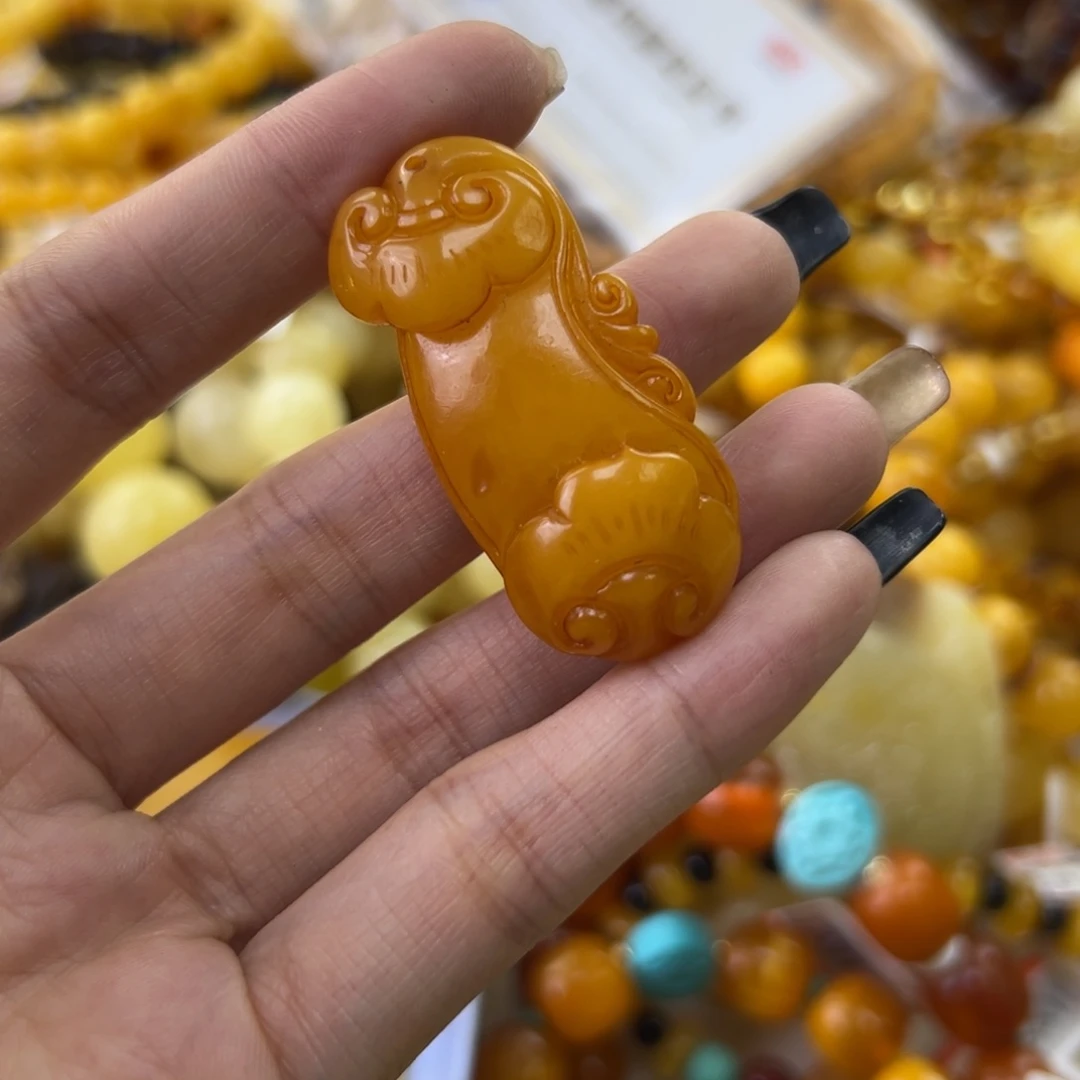 琥珀珠宝奇石未镶嵌