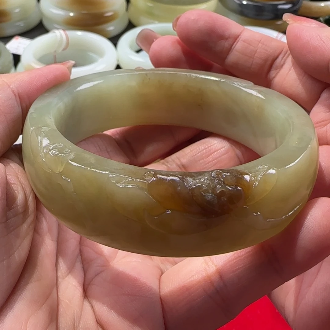 和田玉手镯未镶嵌