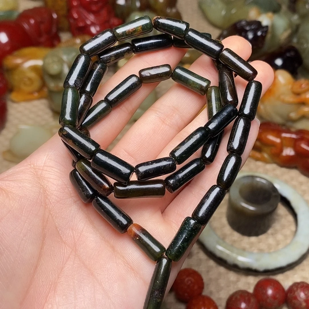 蛇纹石玉未镶嵌颈饰