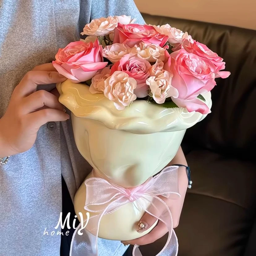 插花瓶奶油风手捧花束造型装饰新家的100个快递陶瓷花瓶摆件客厅