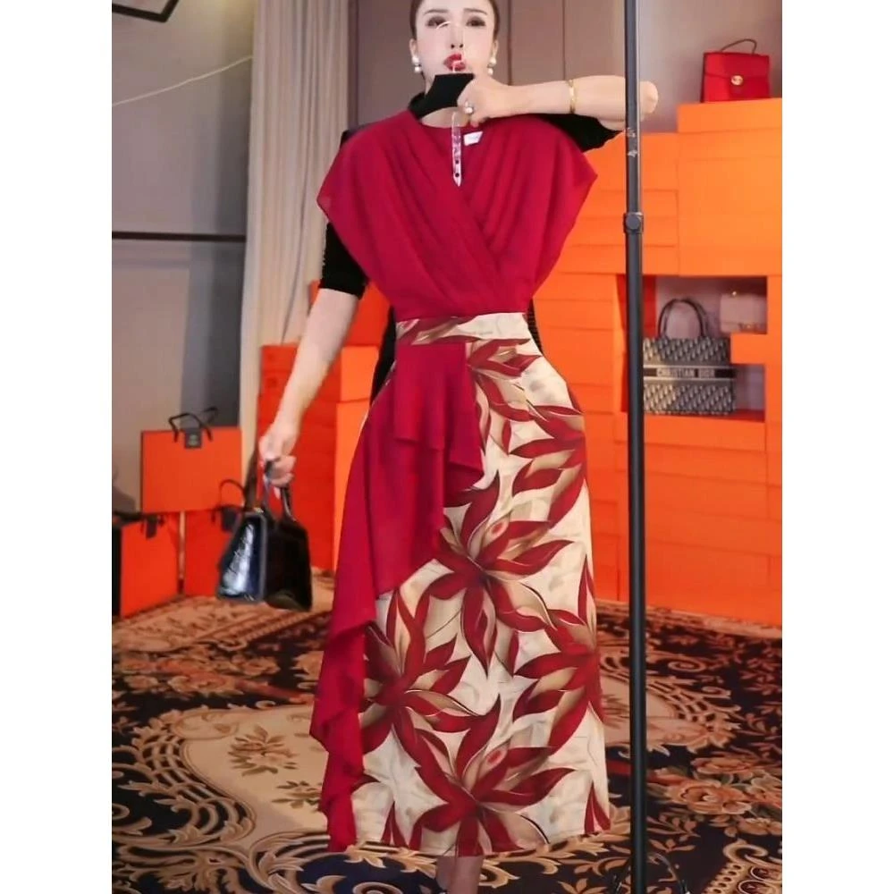 红色拼接印花连衣裙女2025新款法式气质高级感减龄大方得体的裙子