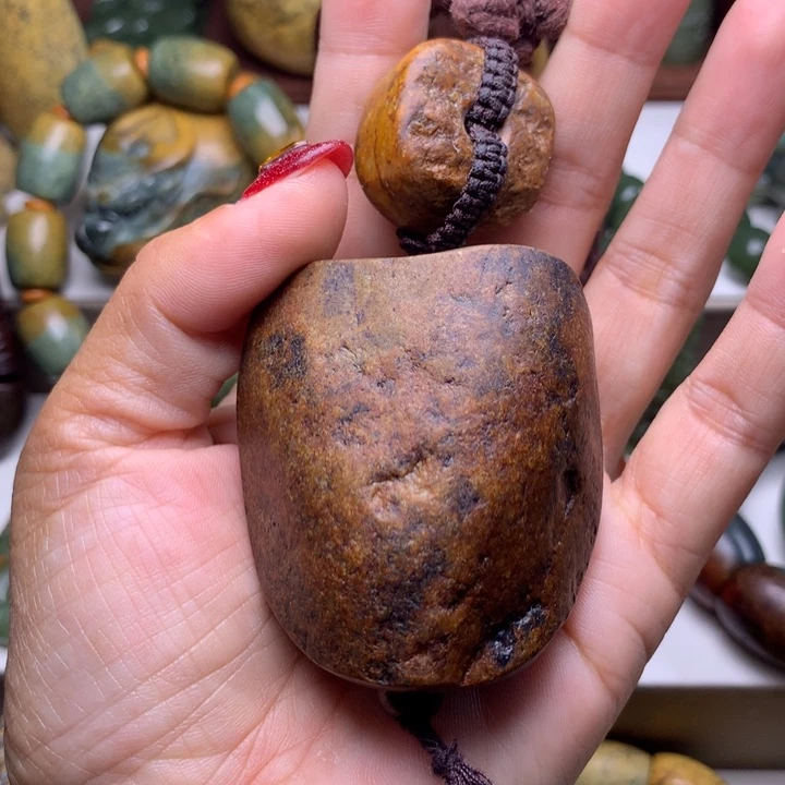 岫岩河磨玉（透闪石质玉）把件未镶嵌巴**合