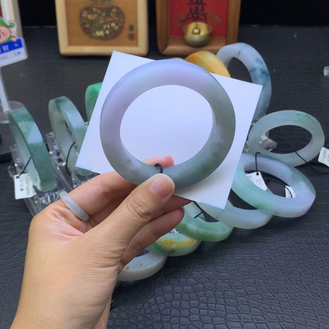 定制翡翠未镶嵌翡翠手镯