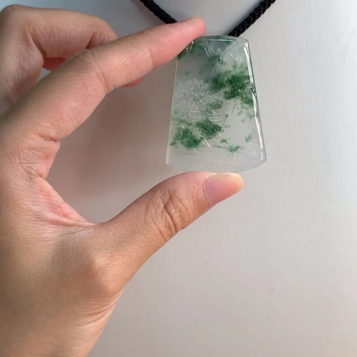 颈饰未镶嵌翡翠…..