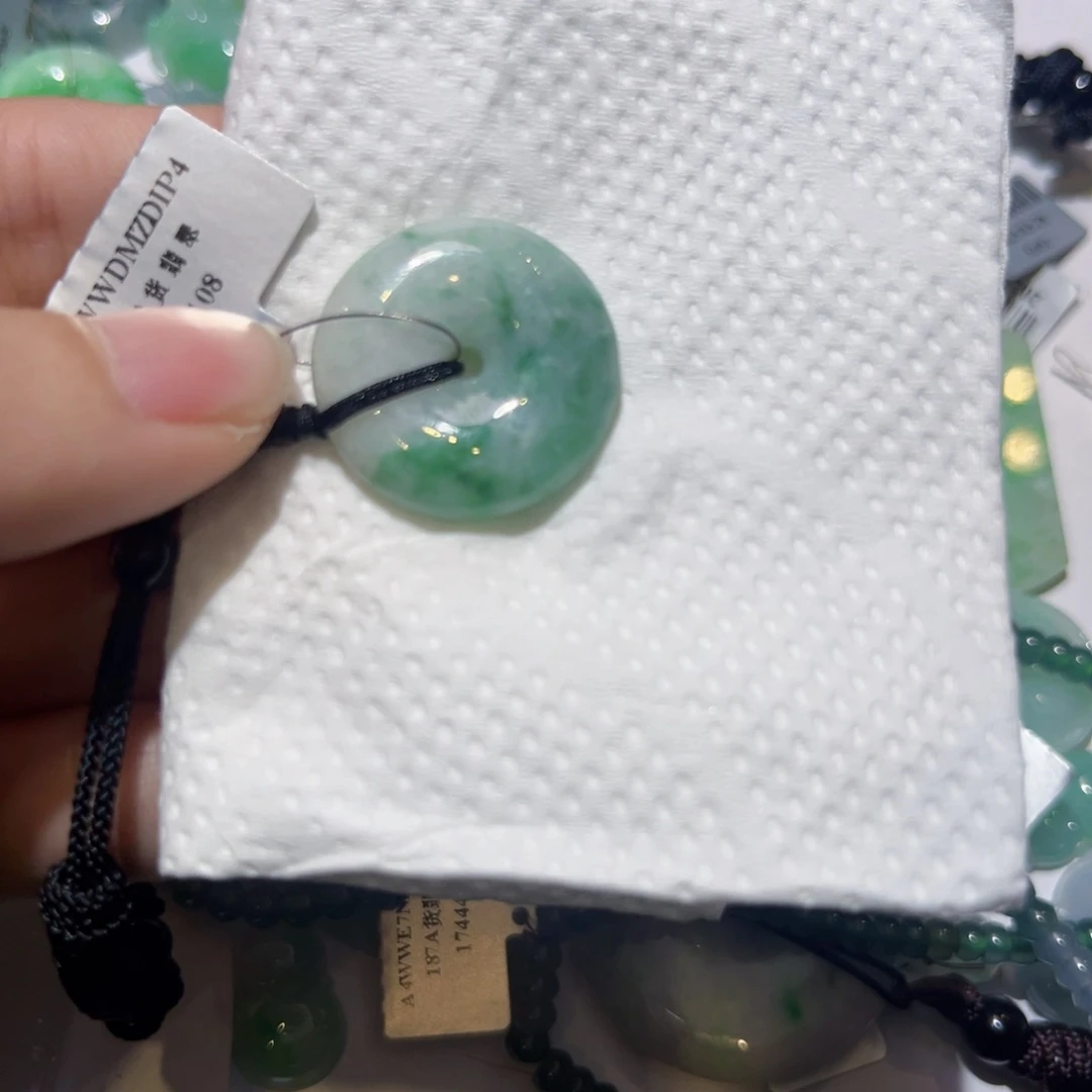 翡翠颈饰未镶嵌天然翡翠A货