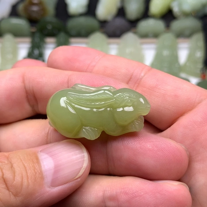 卡***王和田玉未镶嵌颈饰