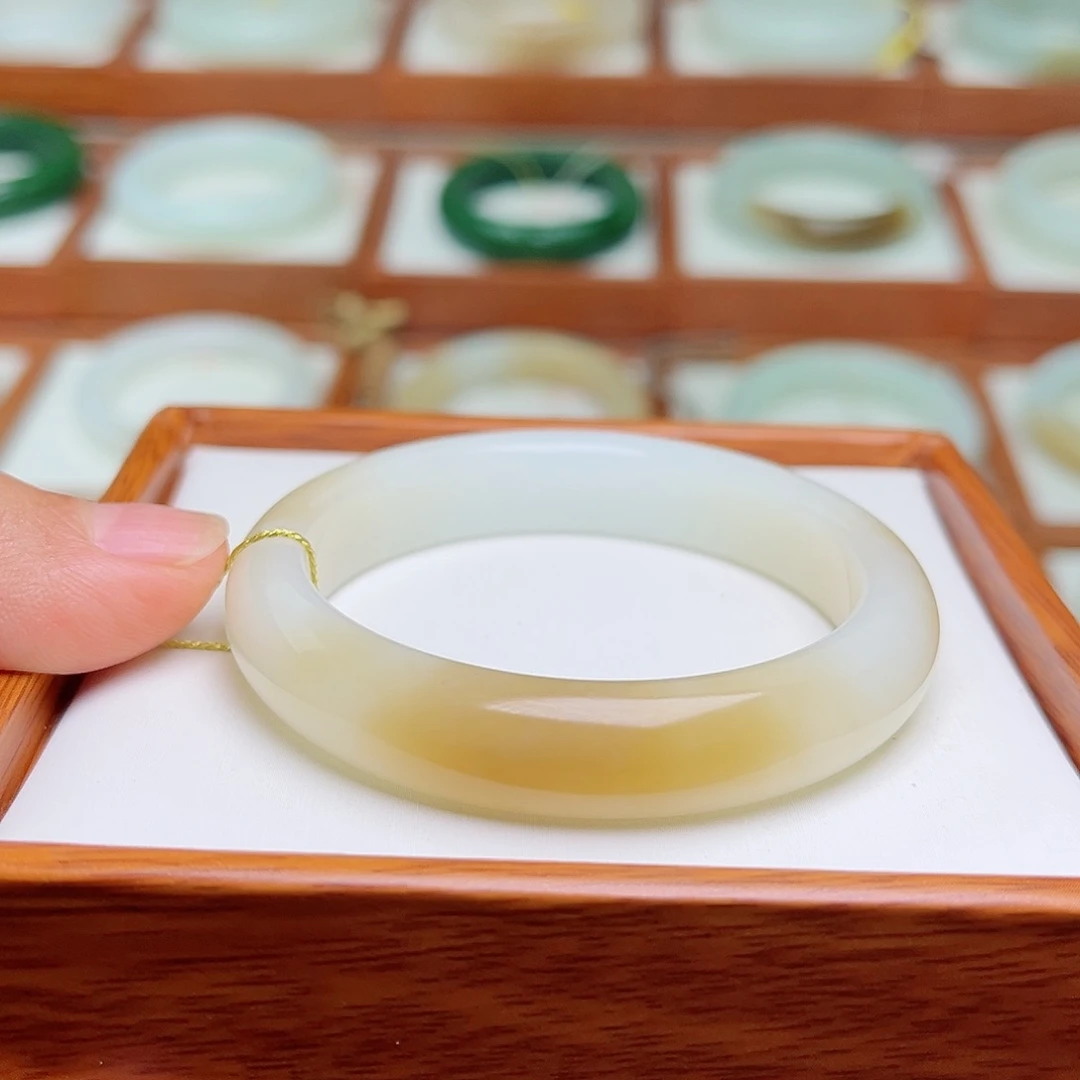 未镶嵌手镯和田玉51