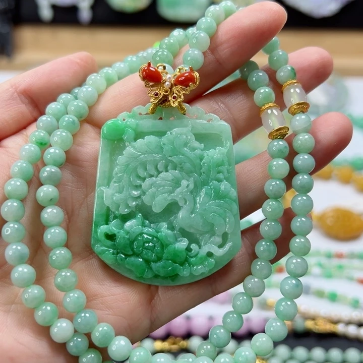 颈饰未镶嵌翡翠吊坠