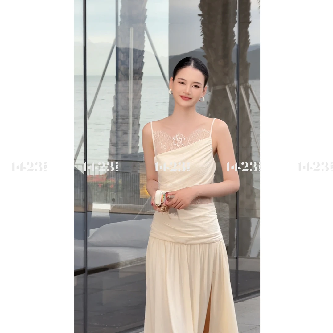 1423【月光邂逅】高级感蕾丝拼接露腰显瘦气质开叉吊带连衣裙