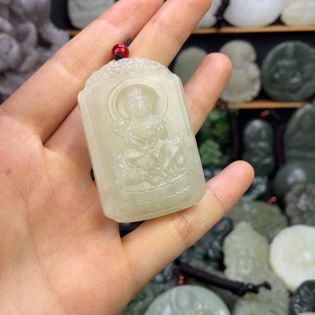 南***山和田玉未镶嵌颈饰