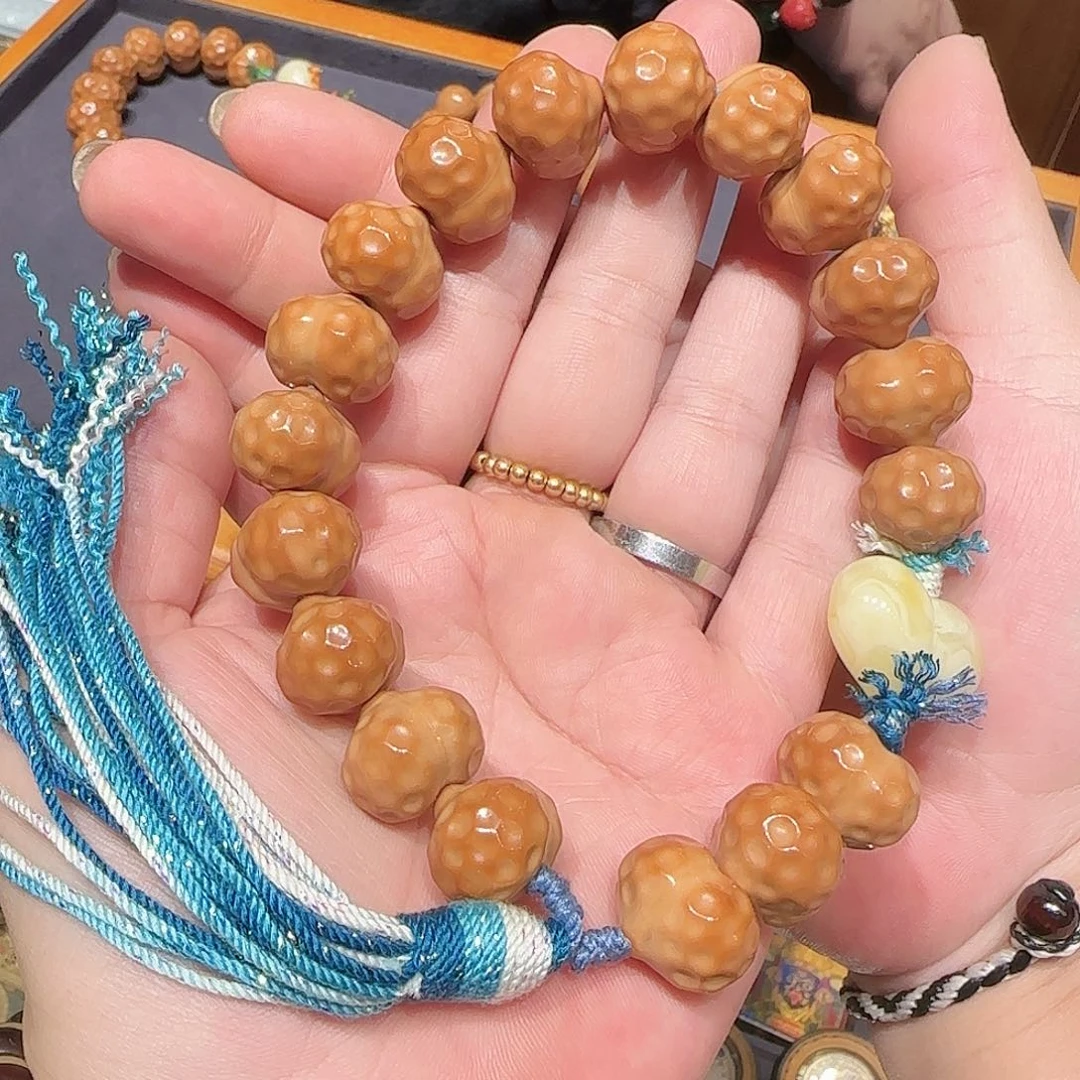 猴头核桃手串奶酪屁桃