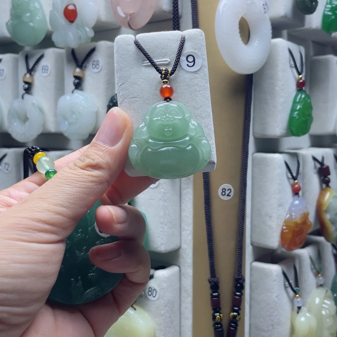 石英质玉（金丝玉）未镶嵌颈饰