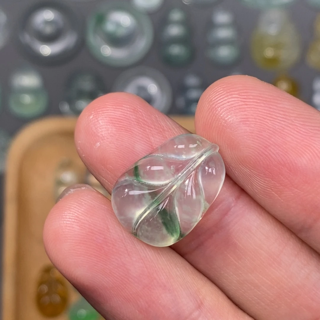 翡翠未镶嵌颈饰芭蕉叶