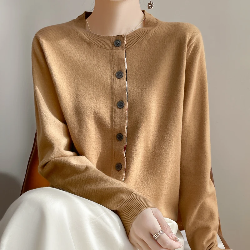 早春圆领针织开衫女新款洋气带扣毛衣外套