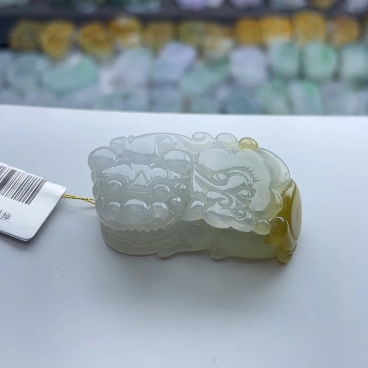 翡翠颈饰未镶嵌貔貅