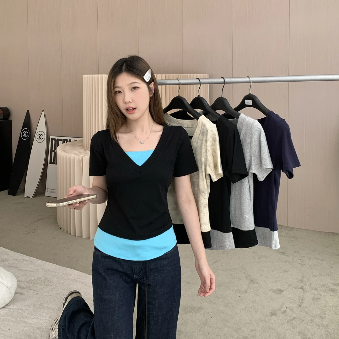 大码胖mm假两件辣妹V领正肩短袖t恤女夏季遮肚子显瘦设计感上衣女