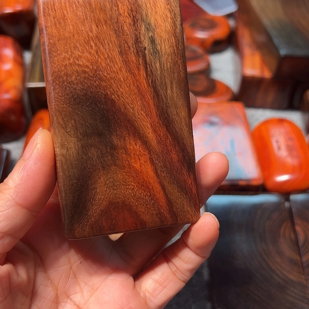 虾***心交趾黄檀（大红酸枝）