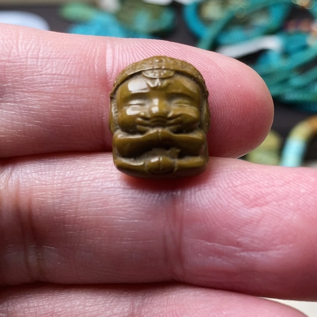 绿松石未镶嵌颈饰