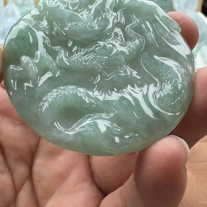 翡翠未镶嵌颈饰天然缅甸A货翡翠