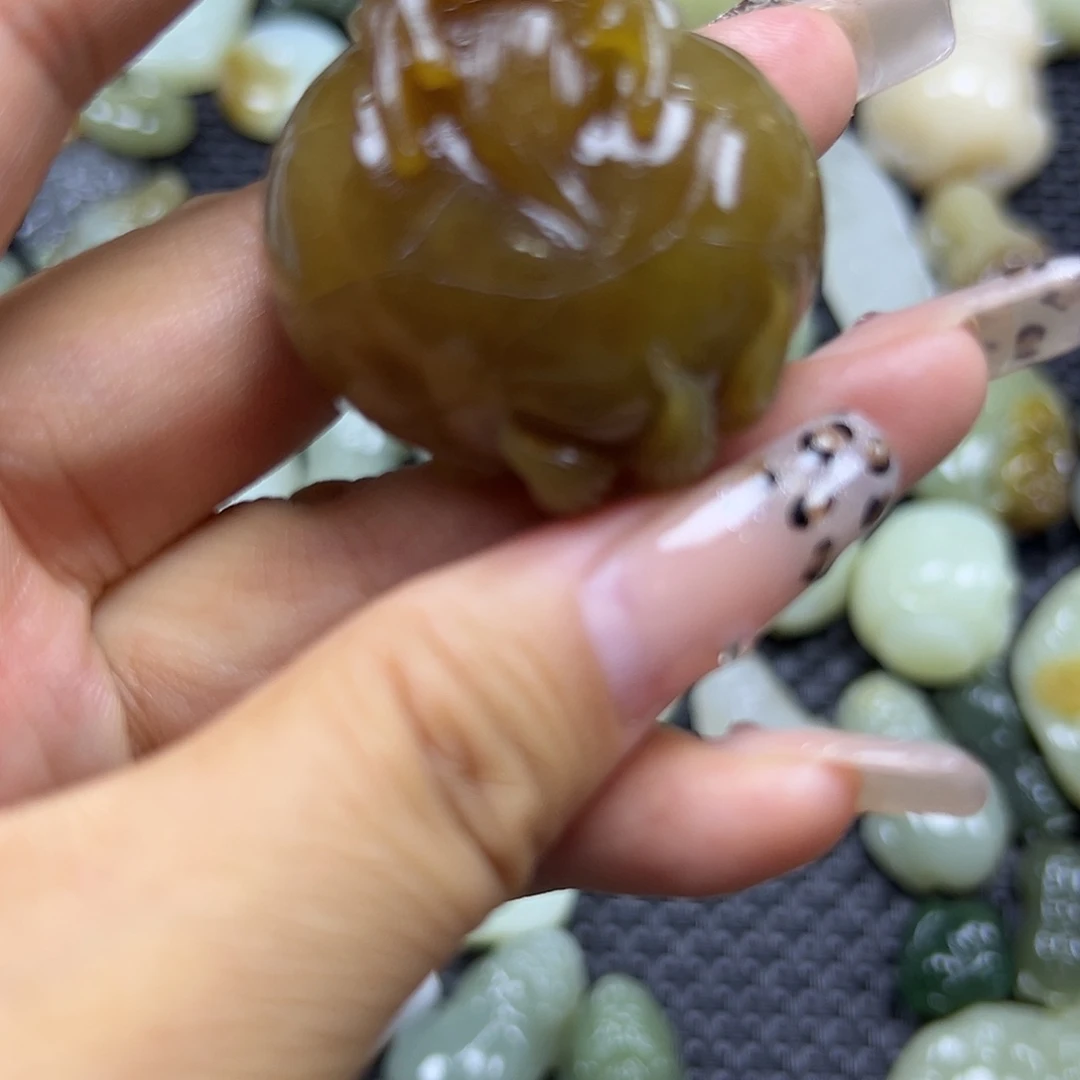 z***z颈饰未镶嵌和田玉