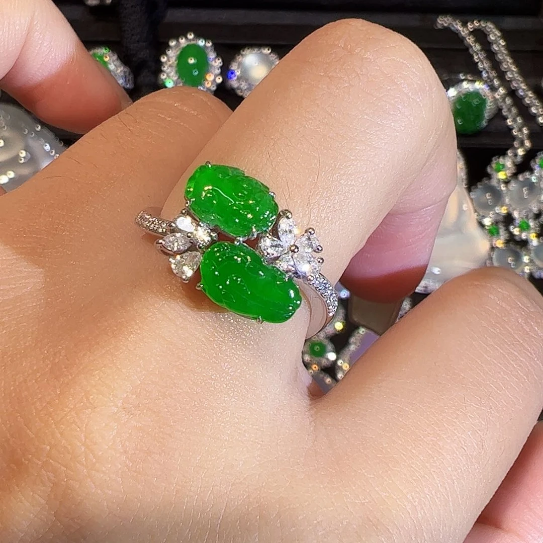 翡翠戒指18K金镶嵌貔貅