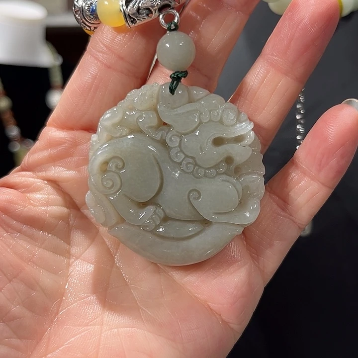 颈饰未镶嵌和田玉