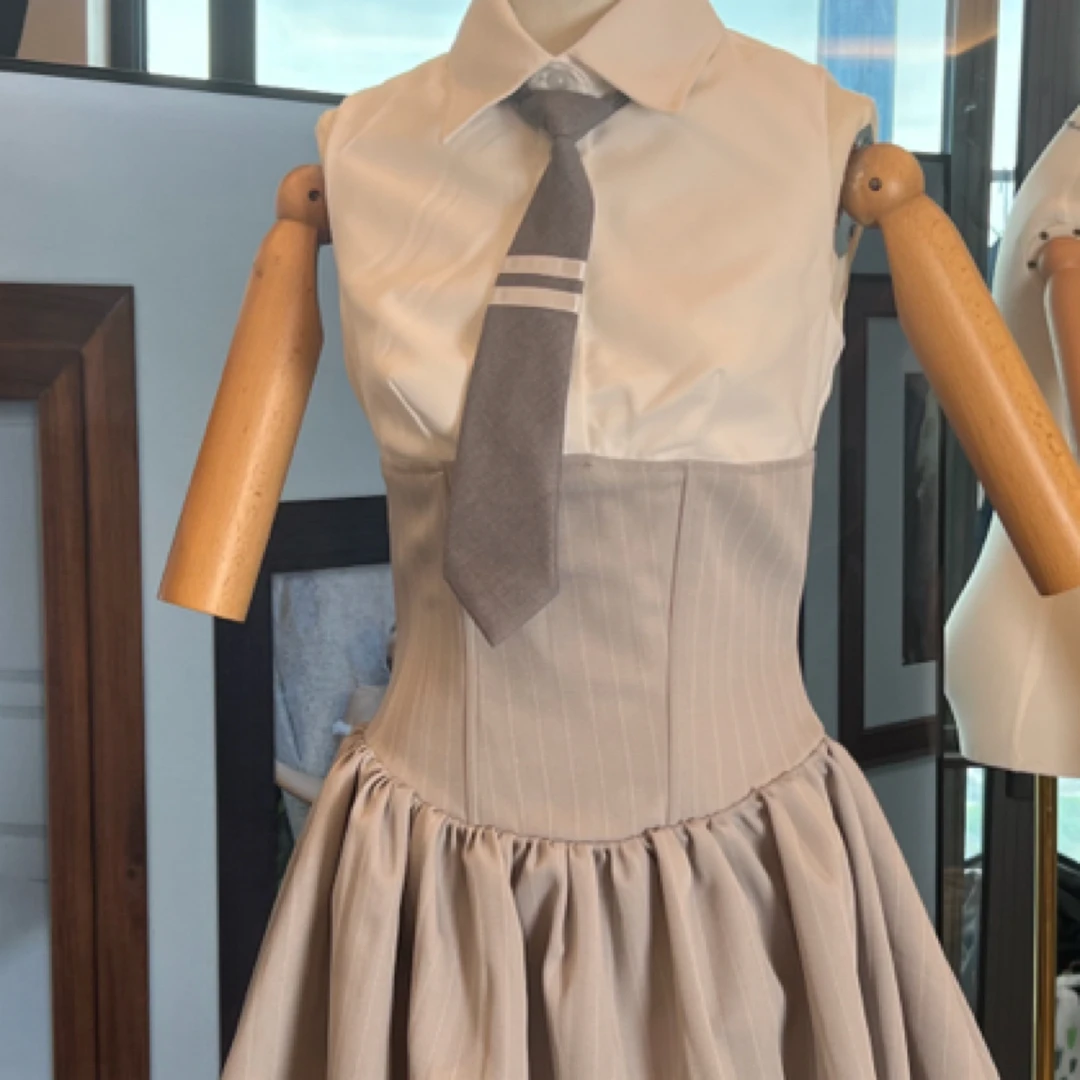 正品高级感格雷系百褶女神显瘦衬衫拼接连衣裙