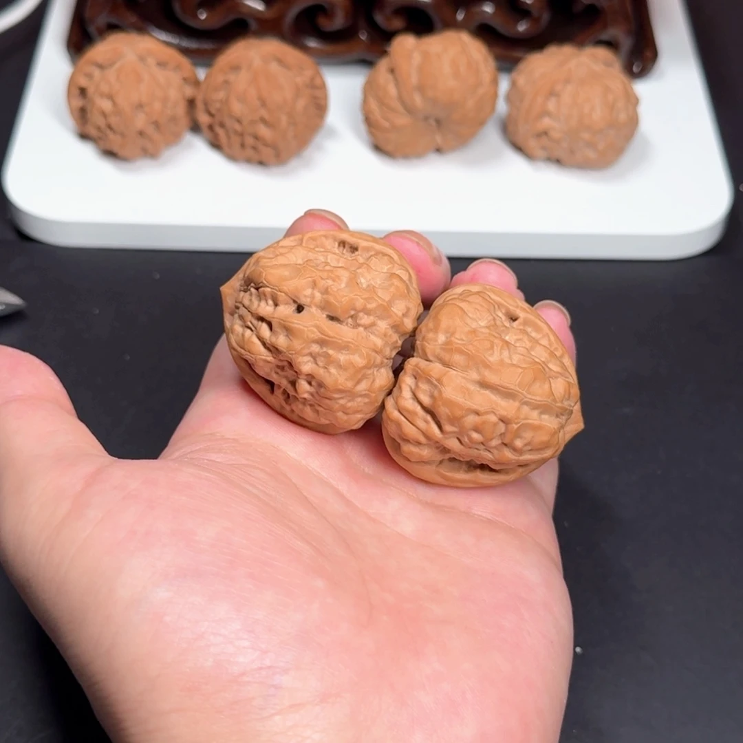 把件文玩核桃42三角蛤蟆头（八腿八眼微开背）