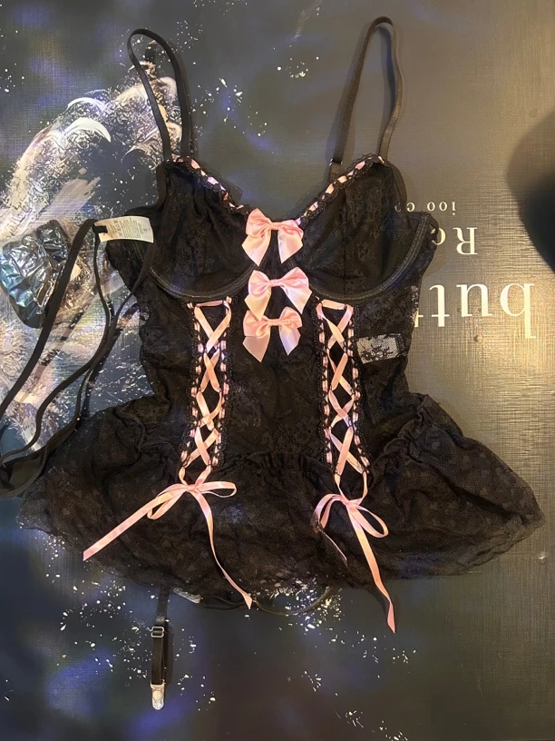 奶芙莓莓.大码蕾丝蝴蝶结聚拢连体睡裙性感