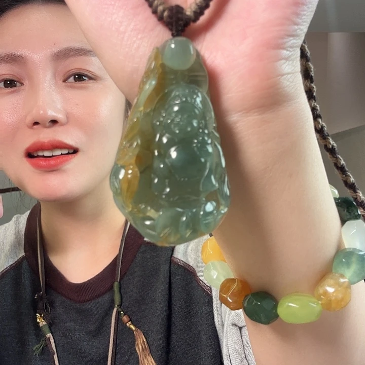 H***Q蛇纹石玉未镶嵌颈饰