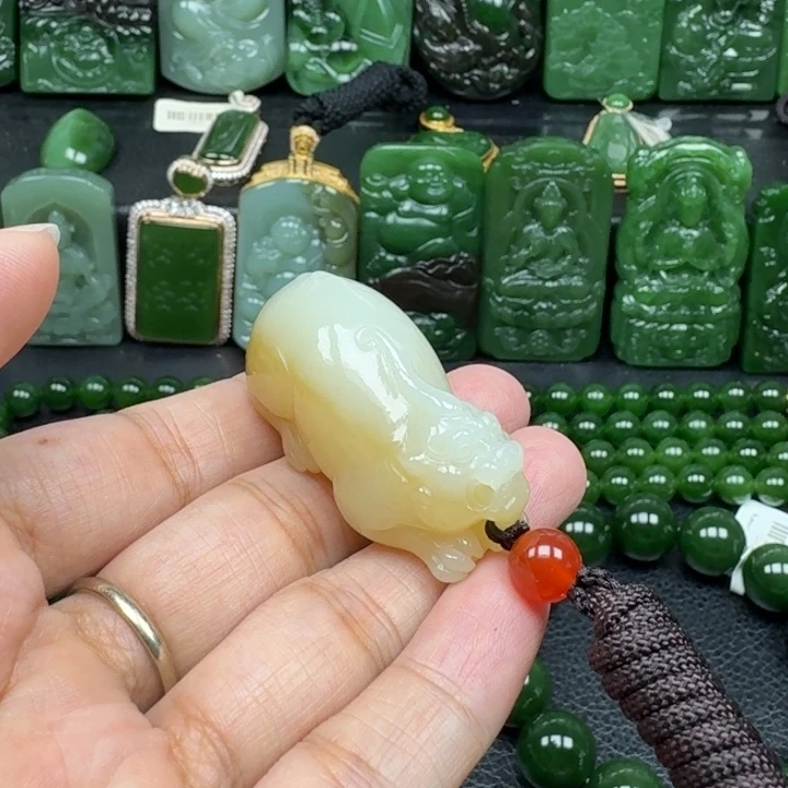 和田玉未镶嵌颈饰