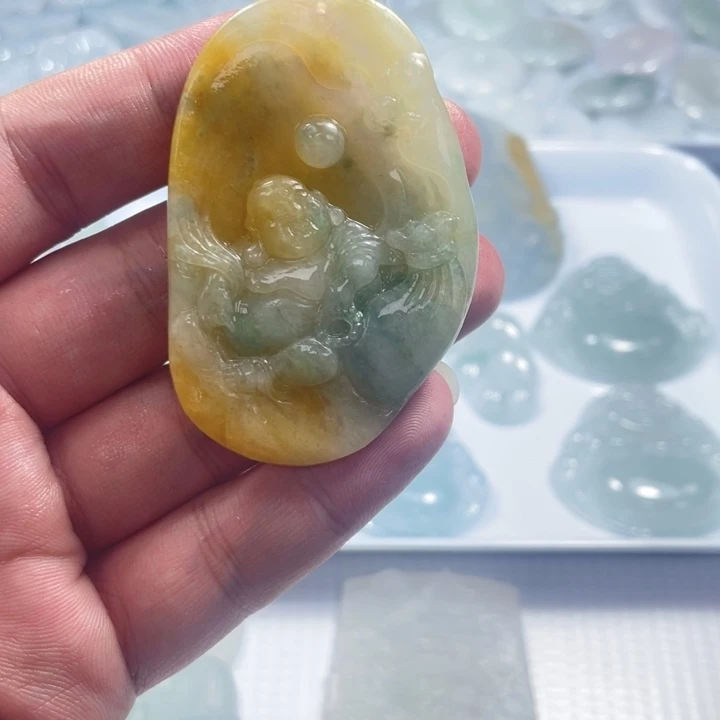 翡翠未镶嵌颈饰翡翠自在佛