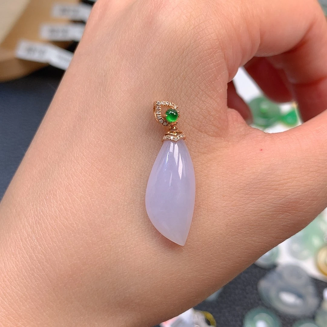 颈饰18K金镶嵌翡翠翡翠